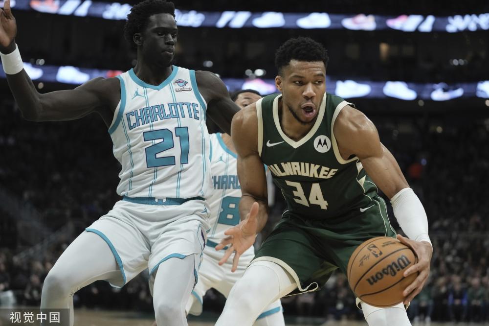 阵容中围绕 阵容中围绕